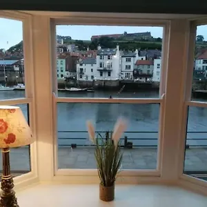 whitby-harbour-side-apartment.yorkshirehotels.net/