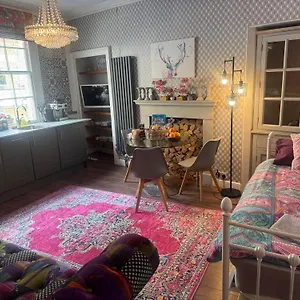 Georgian At Thomas Street Double Bedroom And Two Single Trundle Beds Bath